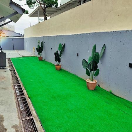 Semi-Detached, Up To 21 Pax, 4 Bedrooms, 3 Bathrooms, 4 Car Parks By Star Home Bayan Lepas Kültér fotó