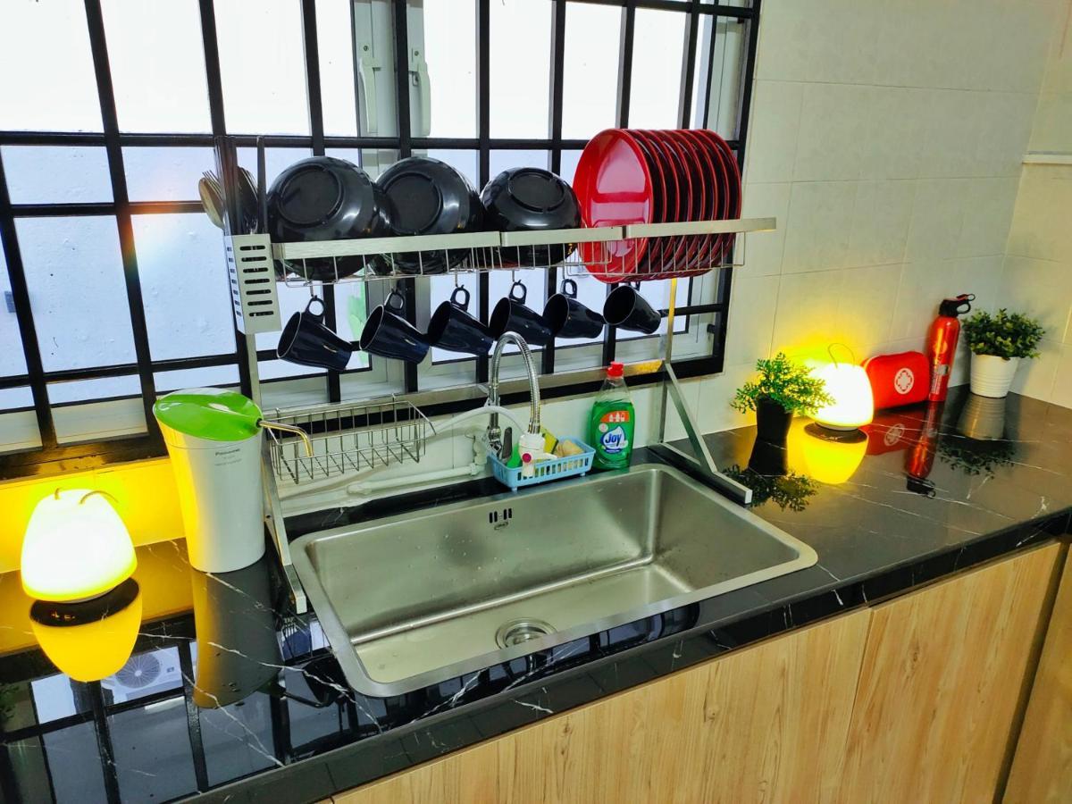 Semi-Detached, Up To 21 Pax, 4 Bedrooms, 3 Bathrooms, 4 Car Parks By Star Home Bayan Lepas Kültér fotó