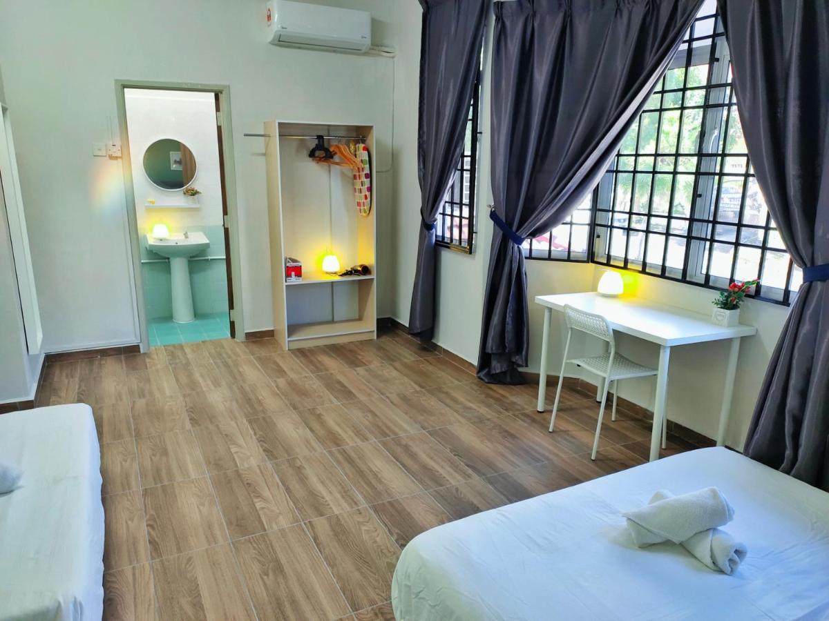 Semi-Detached, Up To 21 Pax, 4 Bedrooms, 3 Bathrooms, 4 Car Parks By Star Home Bayan Lepas Kültér fotó