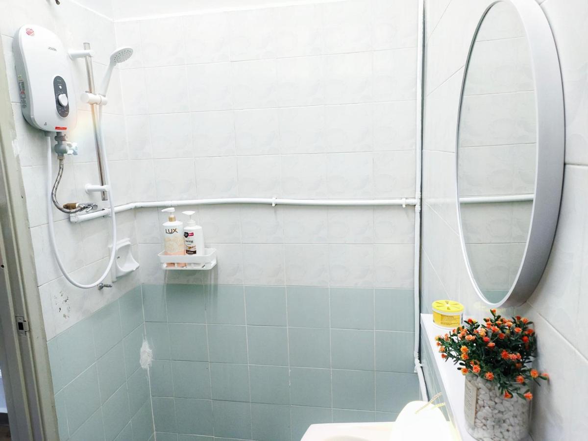 Semi-Detached, Up To 21 Pax, 4 Bedrooms, 3 Bathrooms, 4 Car Parks By Star Home Bayan Lepas Kültér fotó